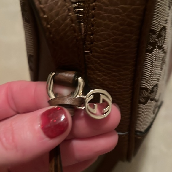 Gucci crossbody purse. Medium - Picture 8 of 13